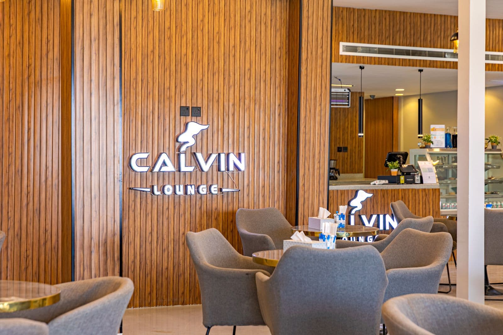 Calvin Lounge